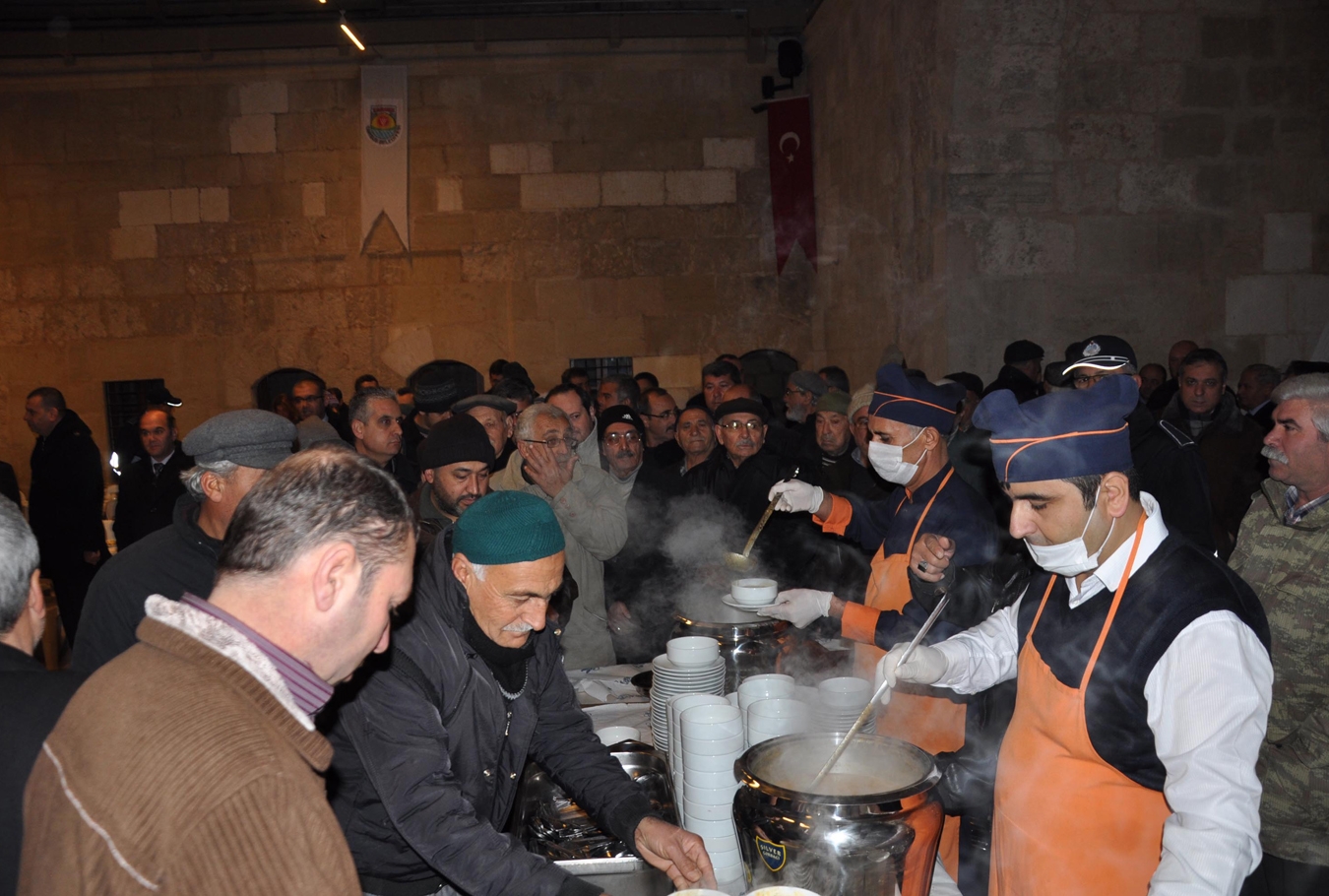 Tarsus’ta Bereket çorbası dağıtıldı